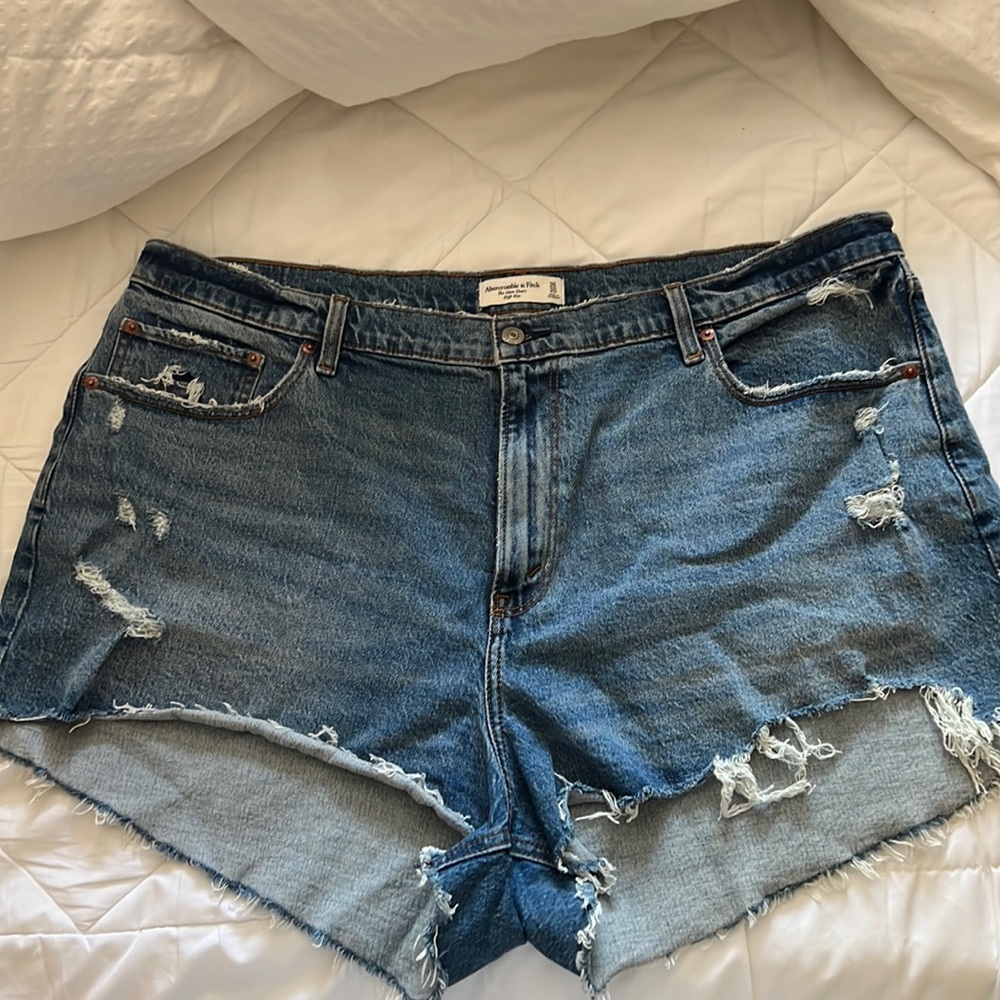 Abercrombie & Fitch Mom Short